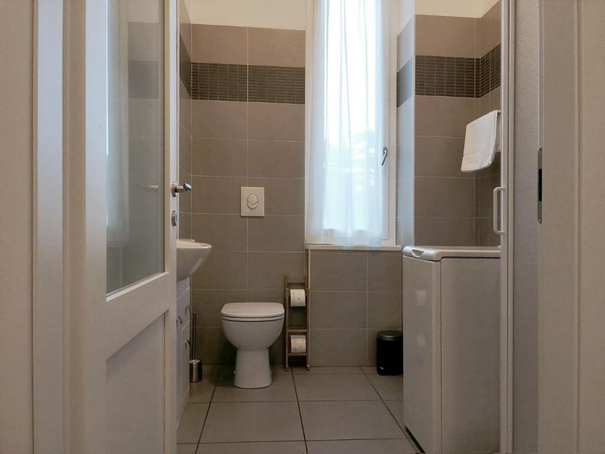 קומו Appartamento Aida - Near The Center With Private Parking E Ac מראה חיצוני תמונה