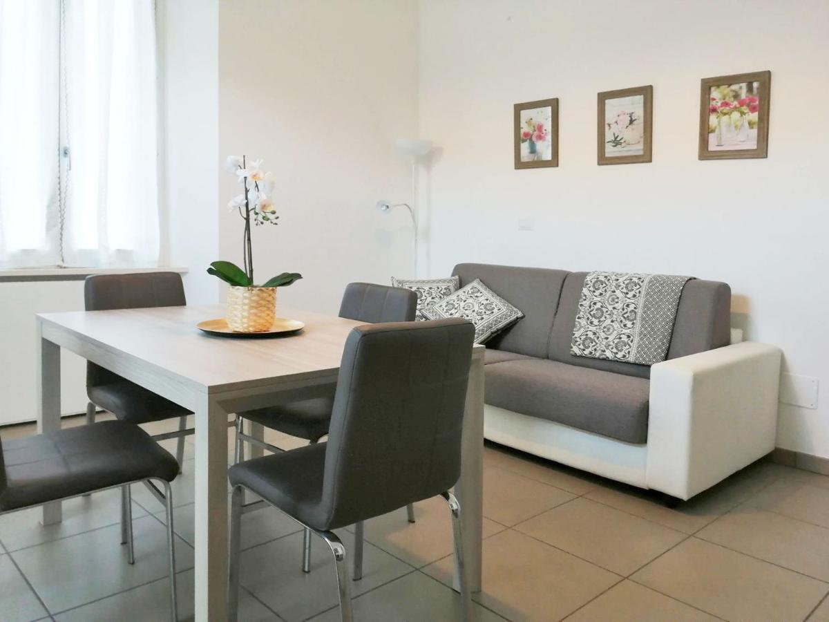 קומו Appartamento Aida - Near The Center With Private Parking E Ac מראה חיצוני תמונה
