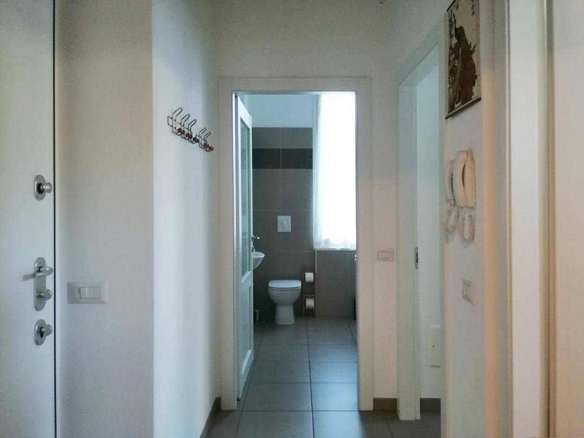 קומו Appartamento Aida - Near The Center With Private Parking E Ac מראה חיצוני תמונה