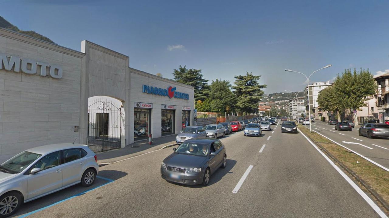 קומו Appartamento Aida - Near The Center With Private Parking E Ac מראה חיצוני תמונה